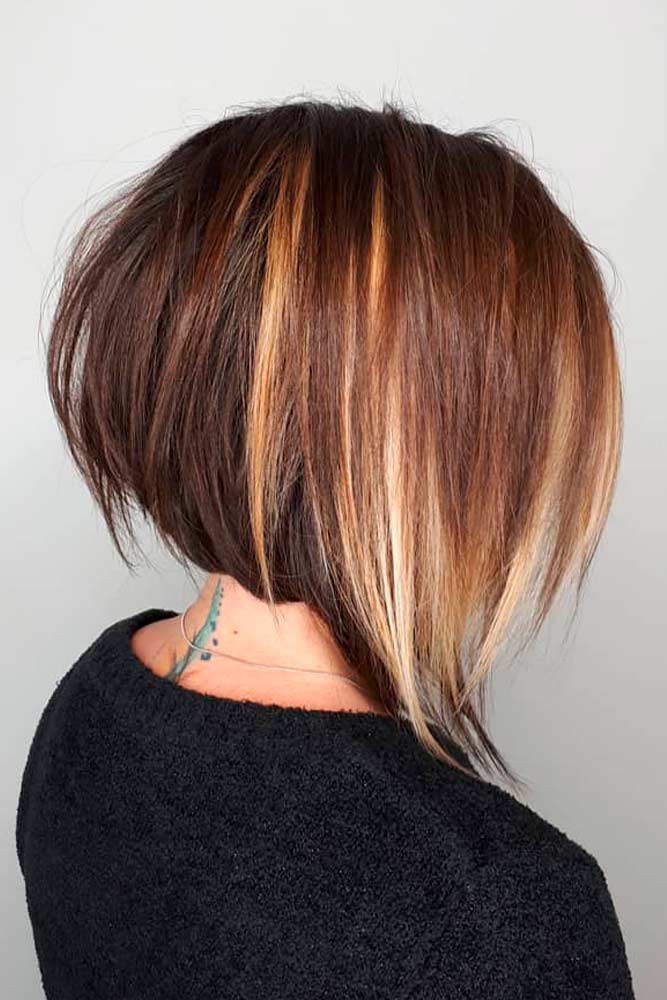 Brown Reverse Bob With Blonde Highlights #reversebob #brownhaircolor