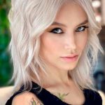 chic-layered-hairstyles-for-platinum-blonde-hair