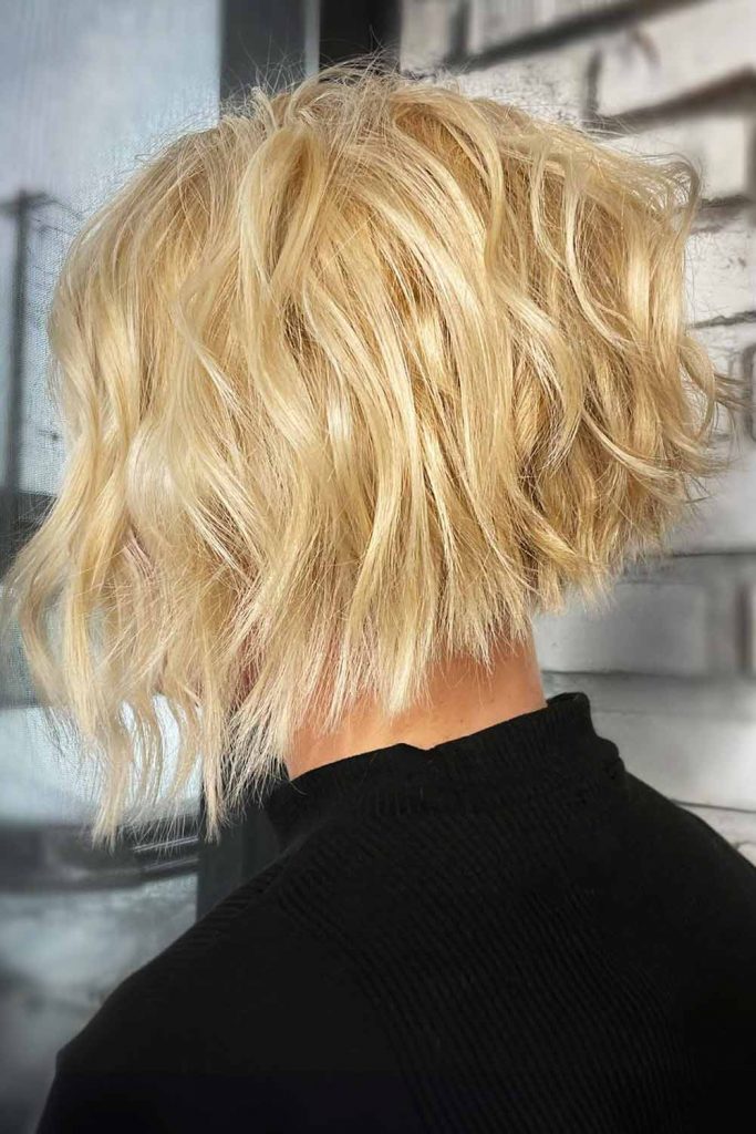 Cropped Wavy Bob #invertedbob #bobhairstyle #bob