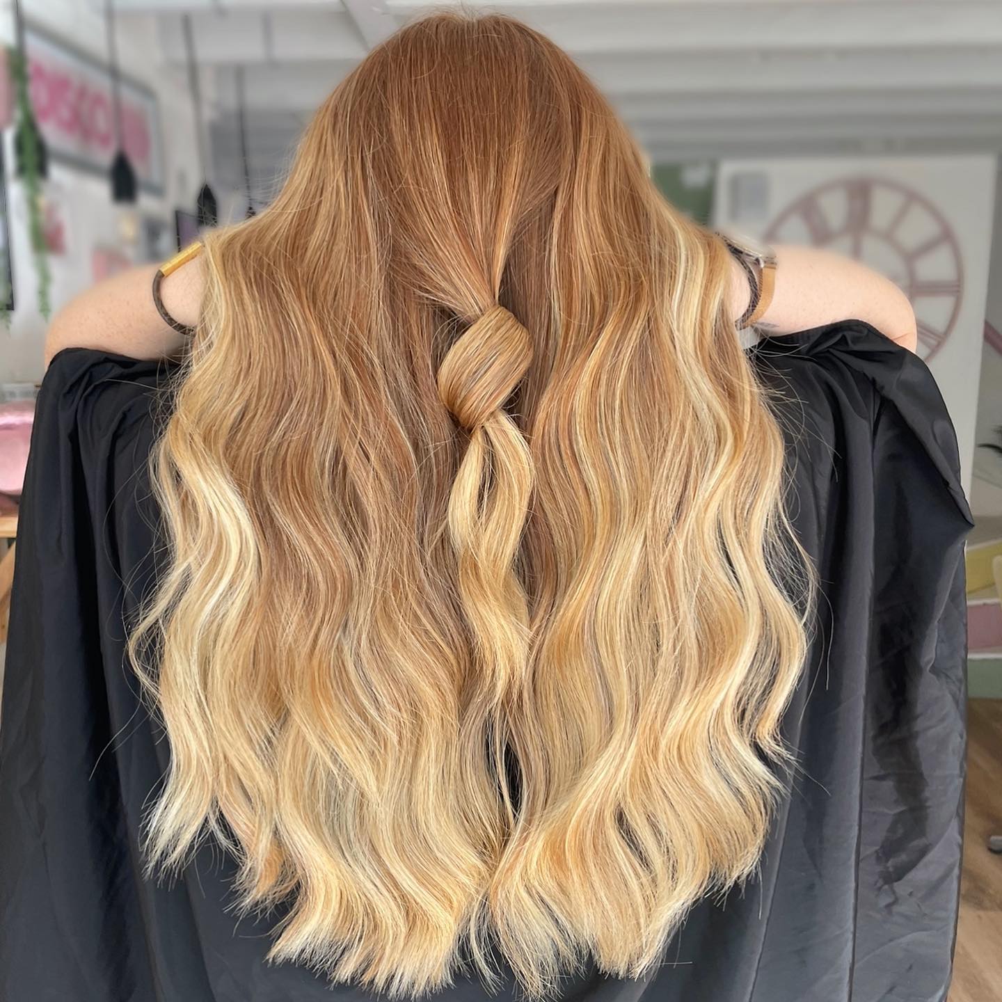 Ginger Blonde Tones for Wavy Locks