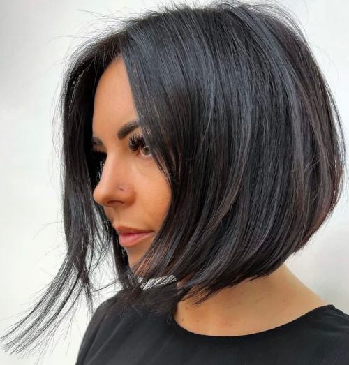 Rounded Bob with Long Front Streaks