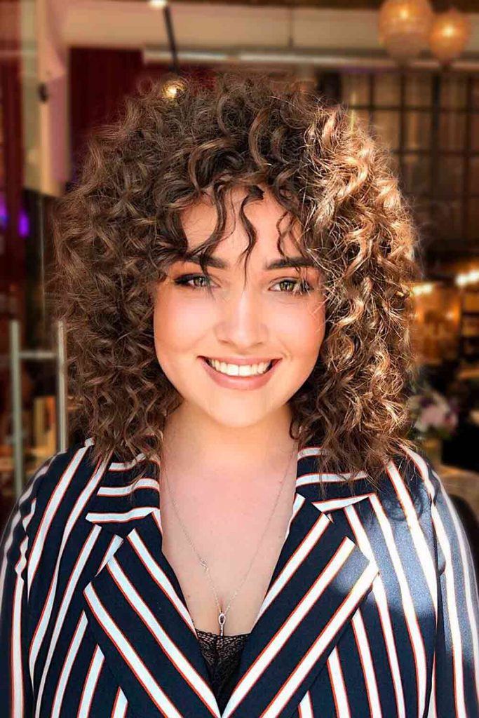 Shag Hairstyle For Curly Hair #curlyhair #mediumlenghthair