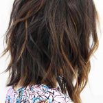 soft-wavy-bob-haircut-with-accentuating-highlights