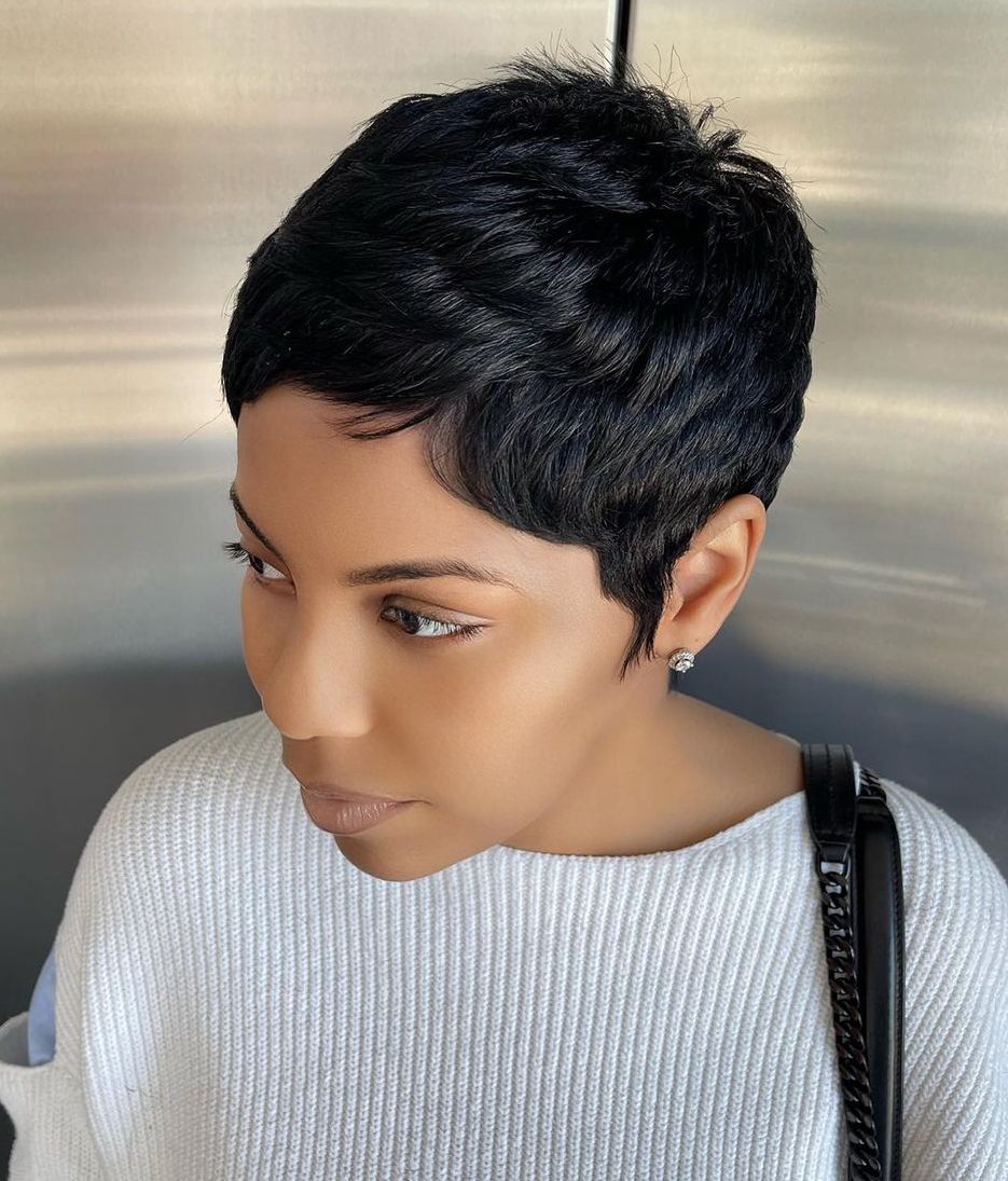 Black Pixie with Flat Waves Texture