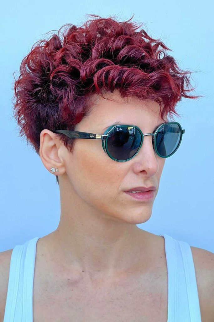 Curly Red Pixie with Side Bang #shortcurlyhairstyles #shortcurlyhair #curlyhairstyles