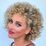 face-shape-blonde-curls