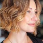 highlighted-wavy-bob-short-hairstyle-