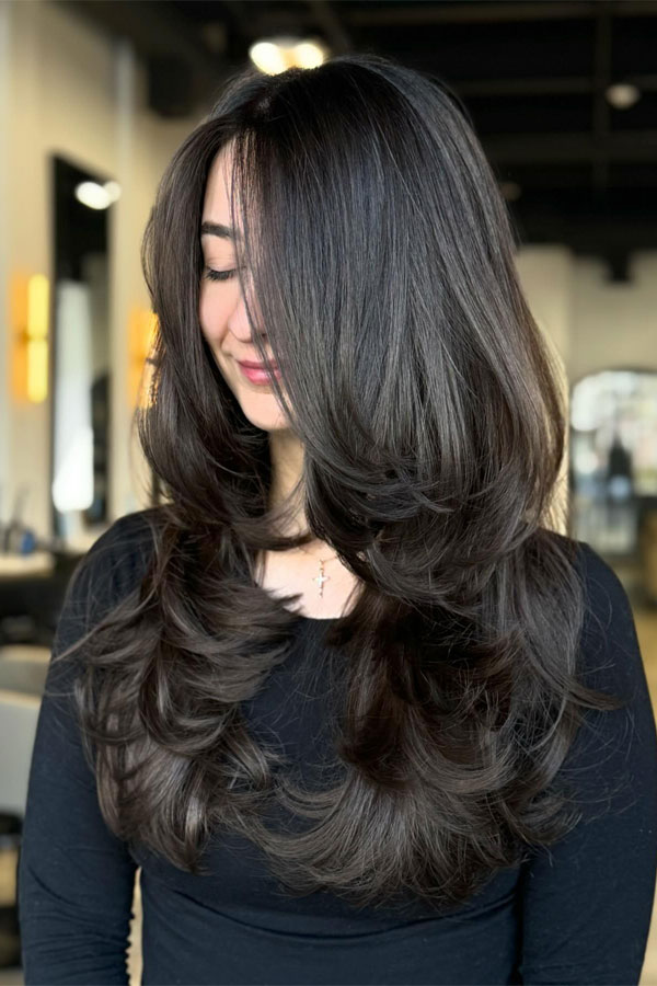 Layered Hairstyles, long layered haircut, Layered Hairstyles long hair, face-framing layers long hair, long haircuts, front layered haircuts for long hair, layered haircuts for long hair, Short layered haircuts for long hair, Medium length layered haircuts for long hair