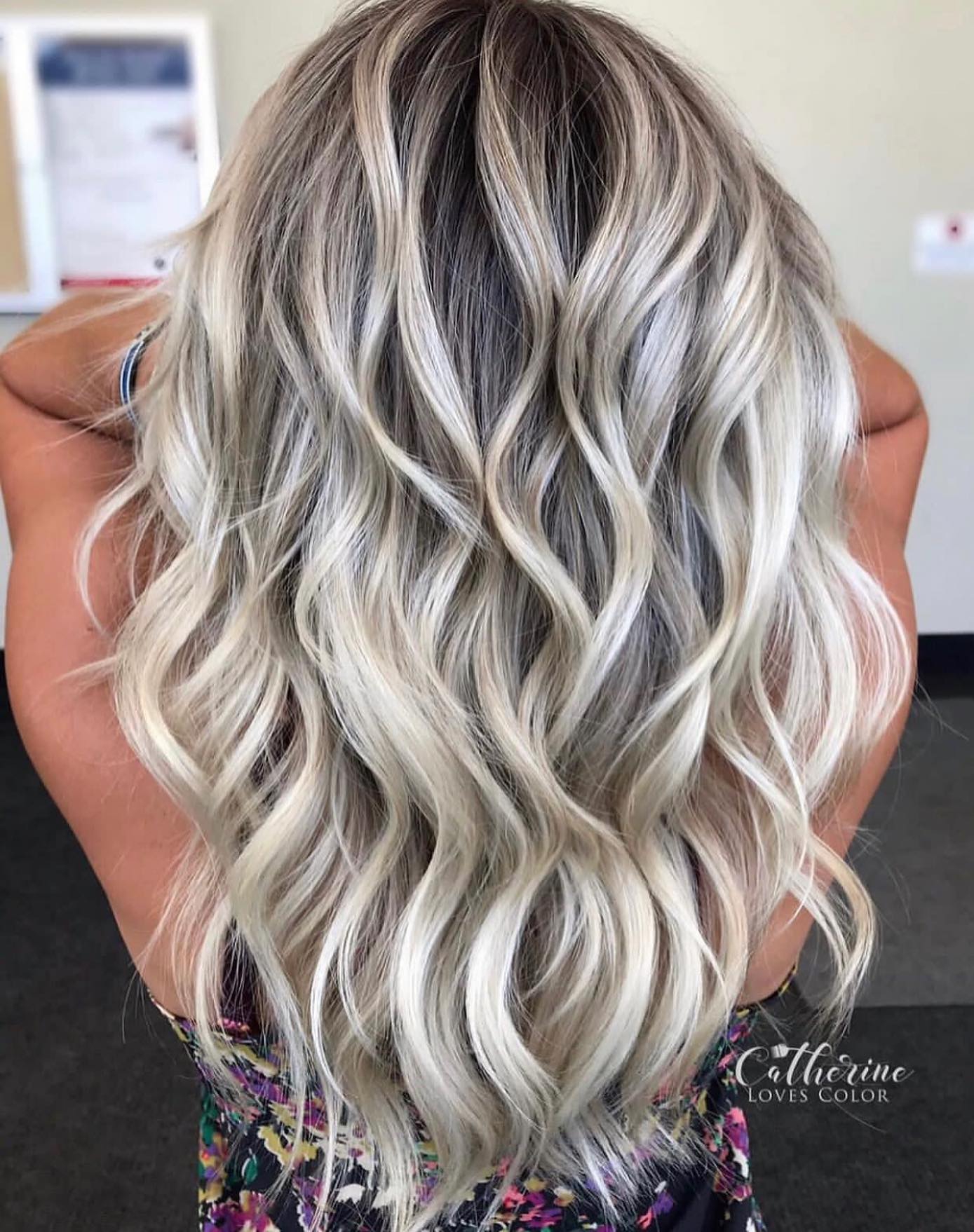 Ash Blonde Highlight on Wavy Hair