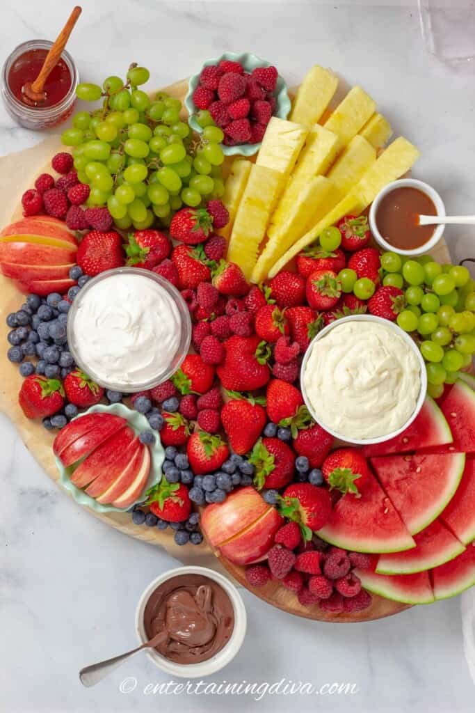 fruit-charcuterie-board-ideas.