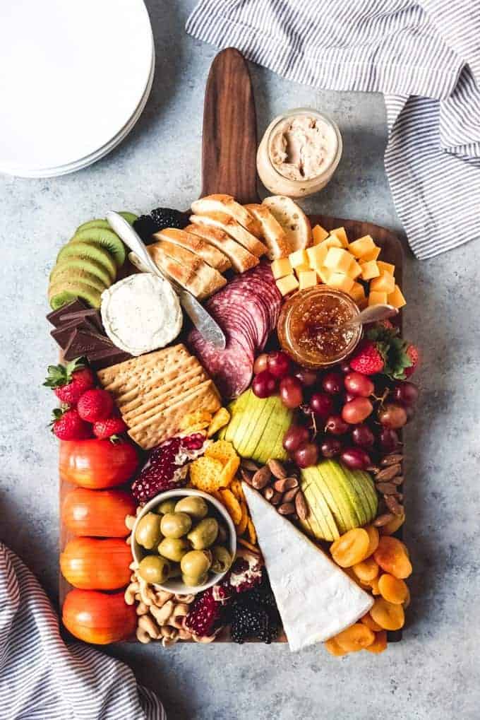 How-to-Make-the-Best-Fruit-and-Cheese-Platter.