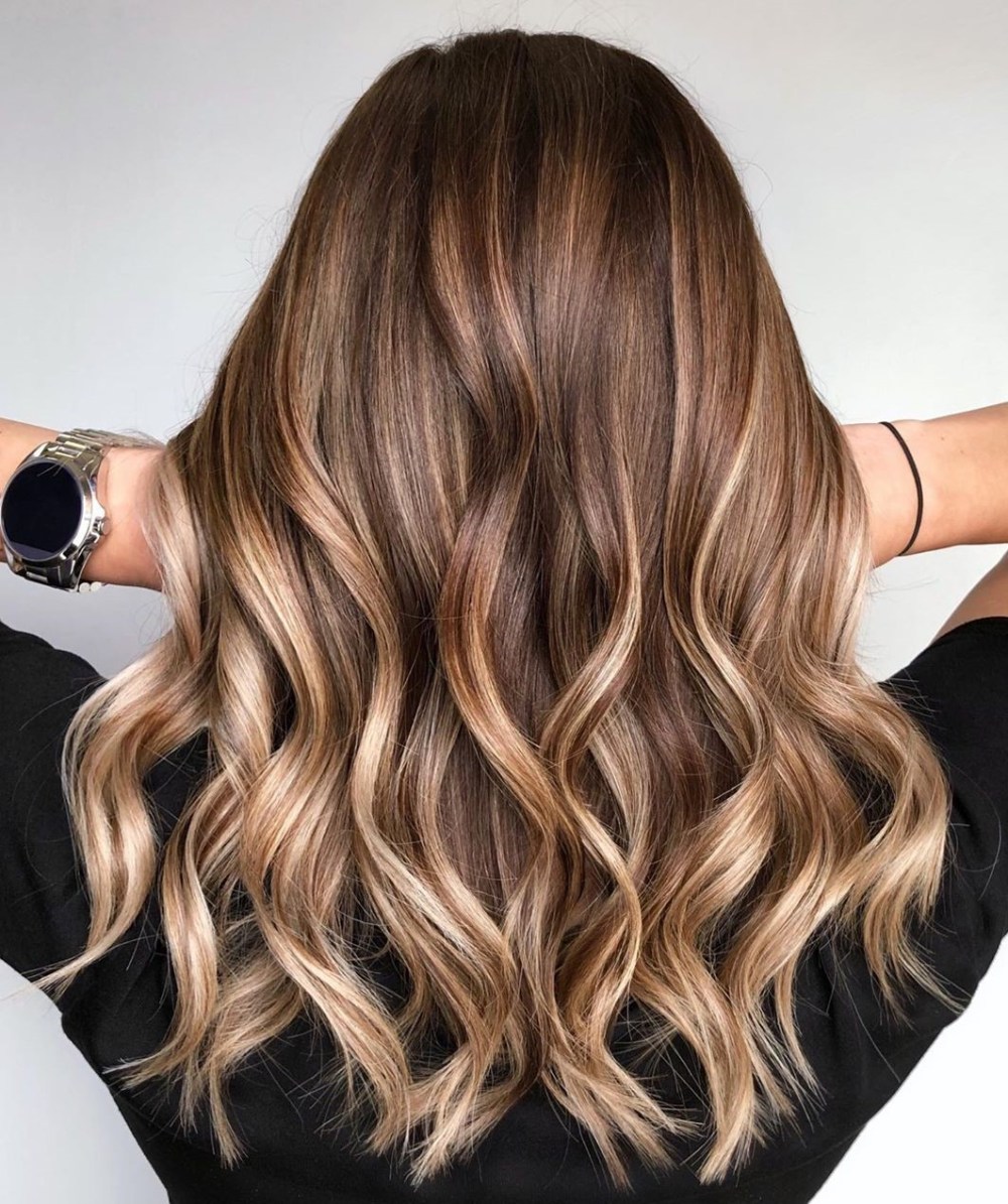 Long Wavy Bronde Balayage Hair