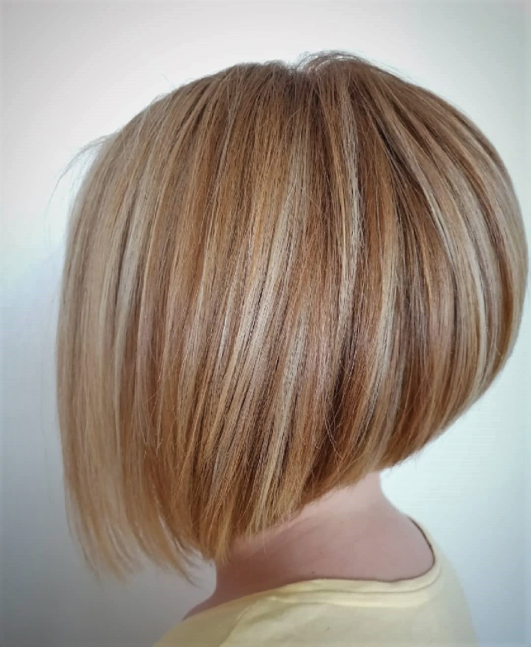 Short Strawberry Blonde Hair with Blode Highlights