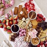 20-mouth-watering-dessert-charcuterie-board-ideas