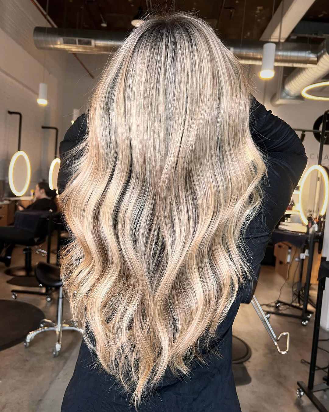 Buttery Blonde Wavy V-Cut