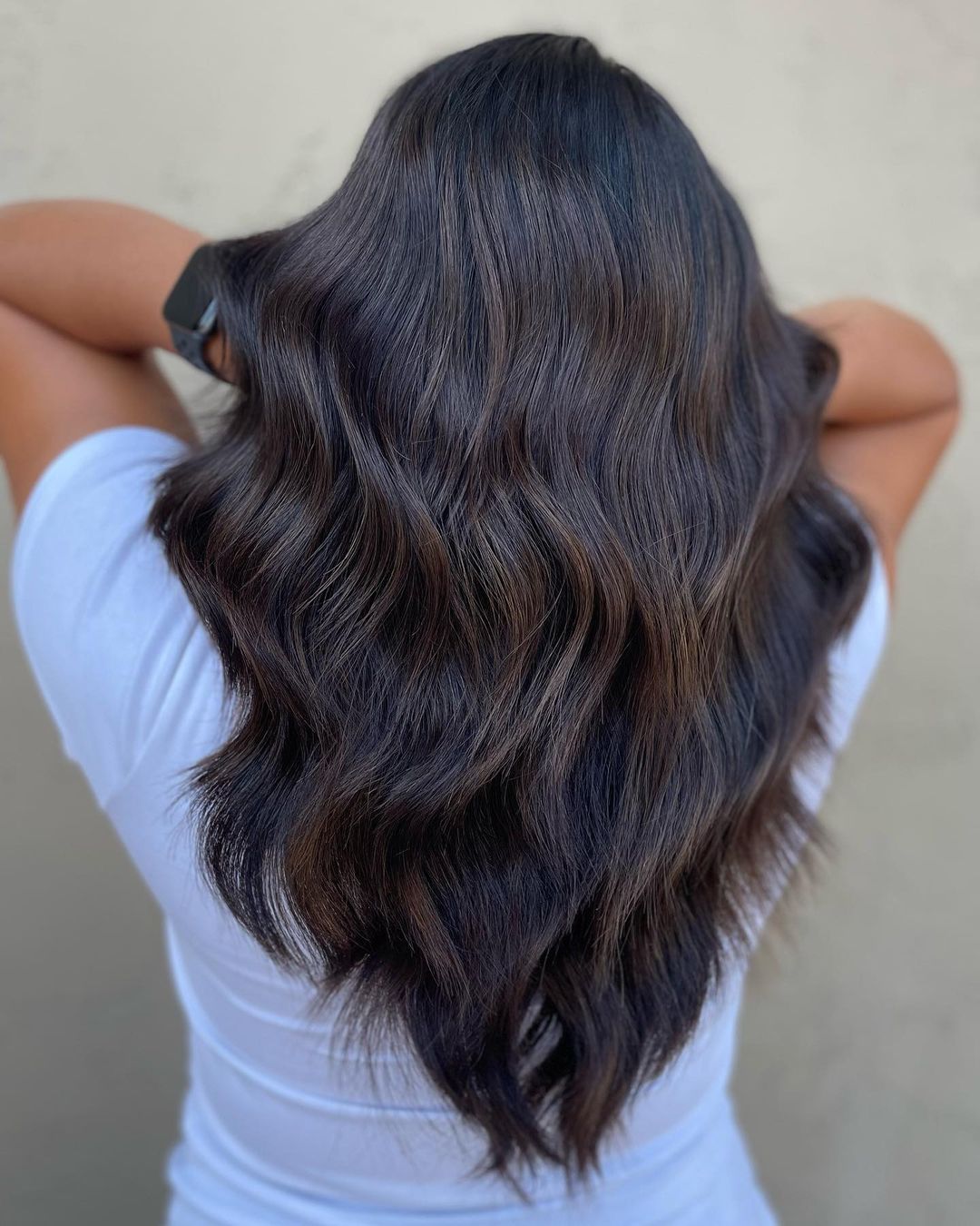 Chestnut V-Shaped Loose Waves