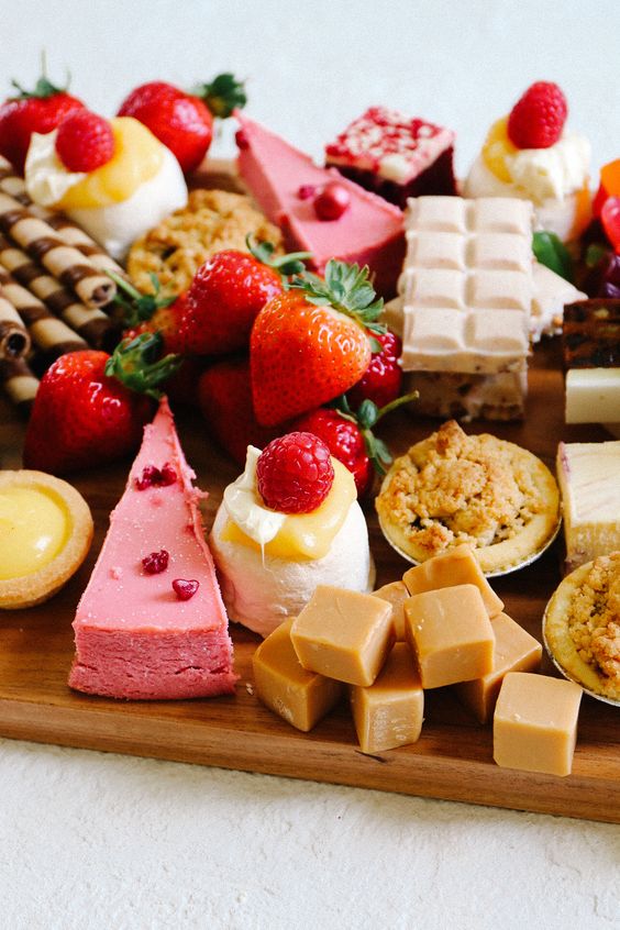 dessert charcuterie board ideas