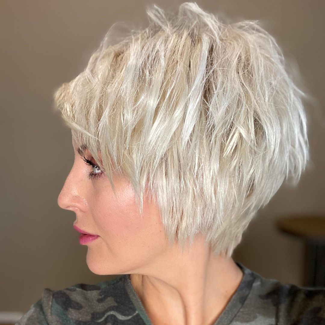 Flattering Blonde Pixie Bob