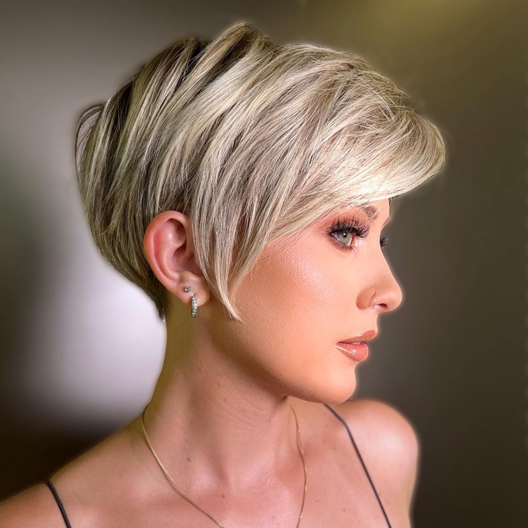 Glossy Buttery Blonde Short Pixie Bob