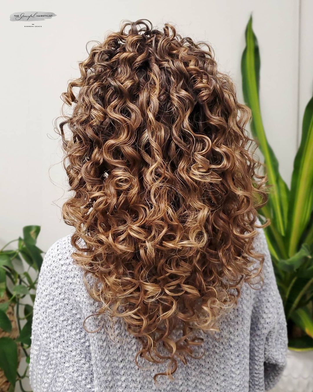 Heavily Layered V-Shaped Curls