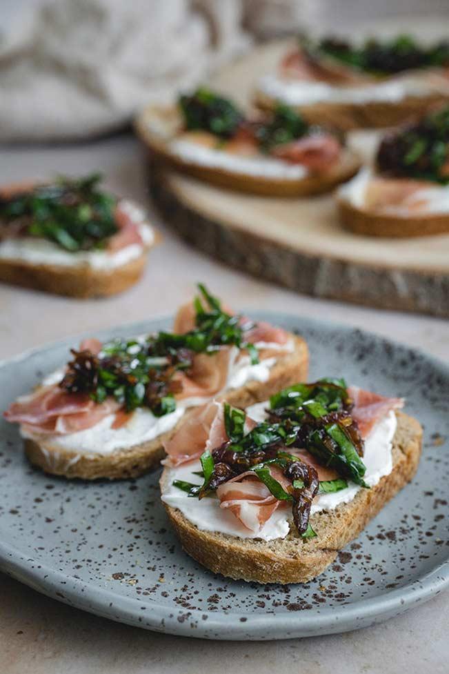 Prosciutto Crostini with Goat Cheese & Caramelized Onions