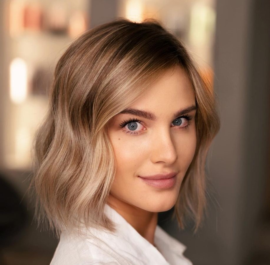 Warm Caramel Highlights for Thin Hair Bob