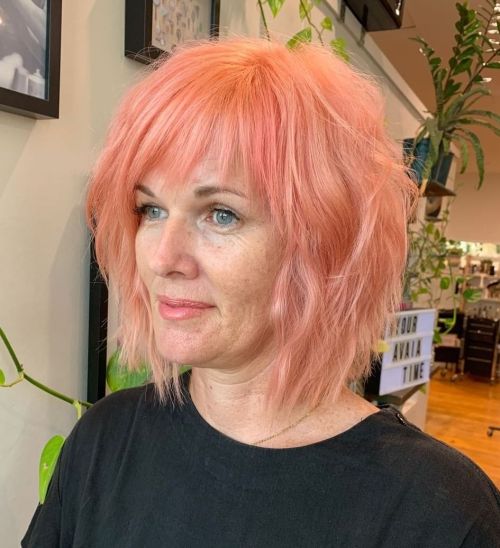 Pastel Peach Bob For Middle-Aged Women